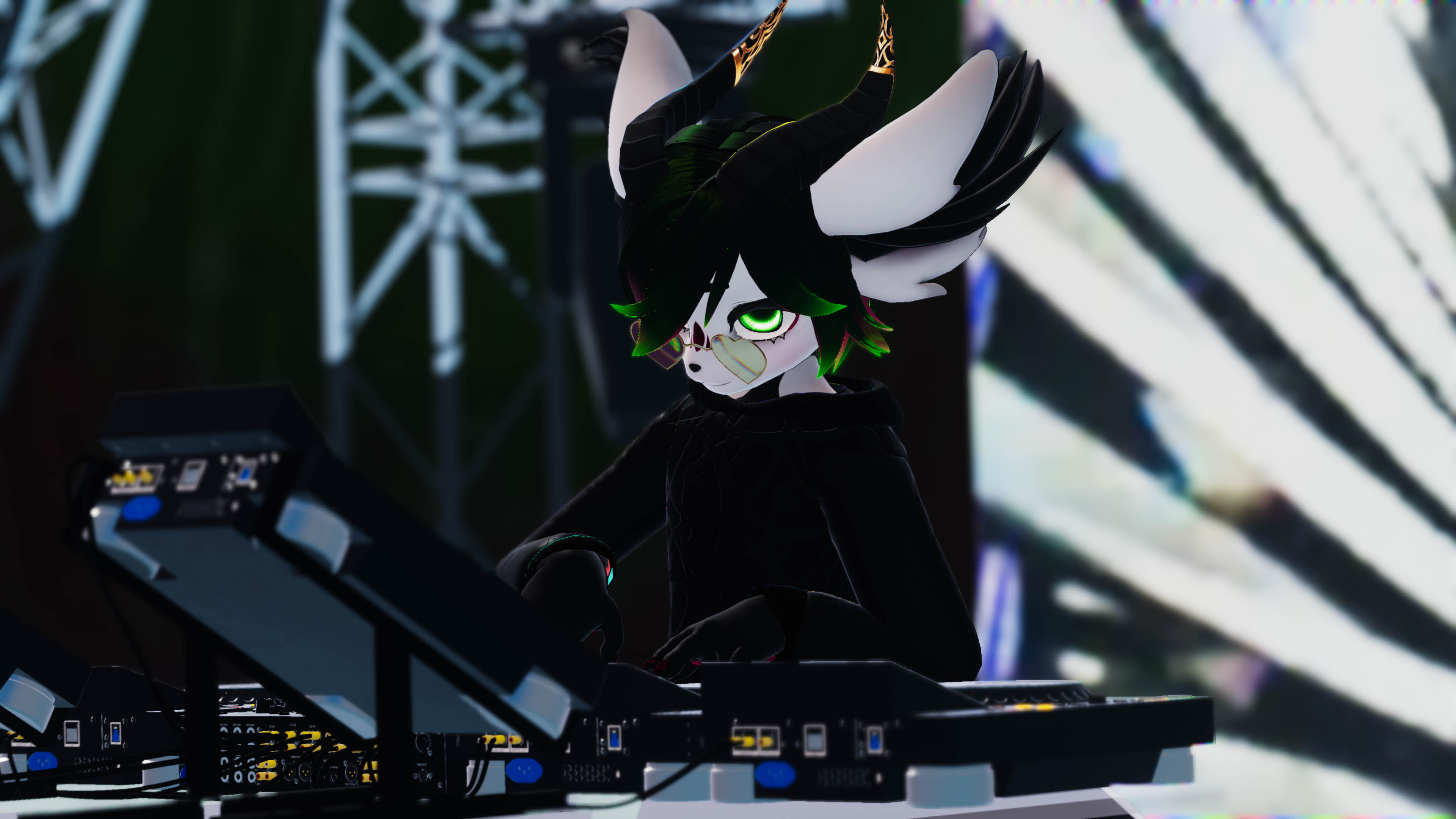 VRChat 2024 04 28 00 18 48.302 3840x2160 AriGold