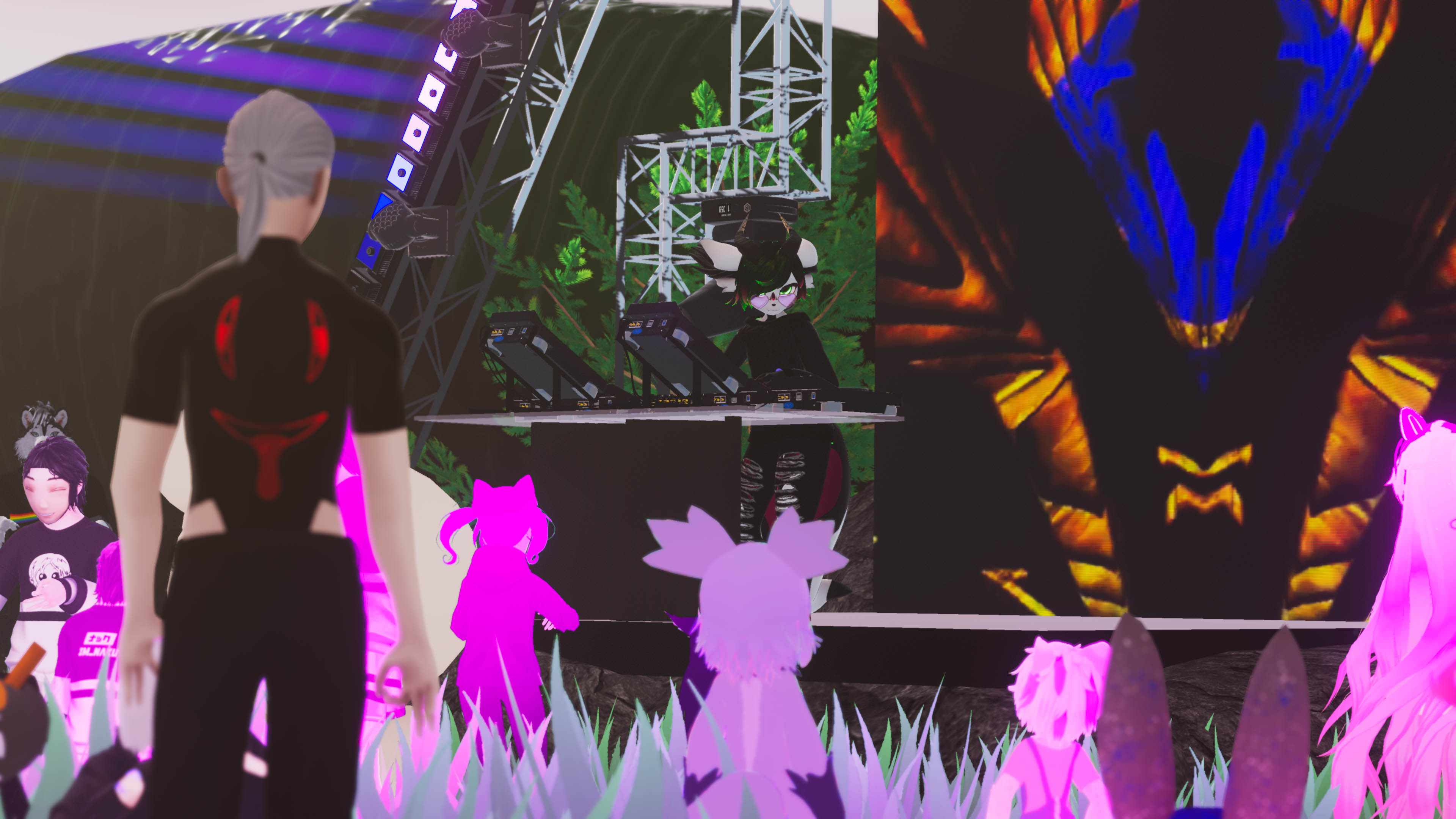 VRChat 2024 04 28 00 31 59.116 3840x2160 AriGold