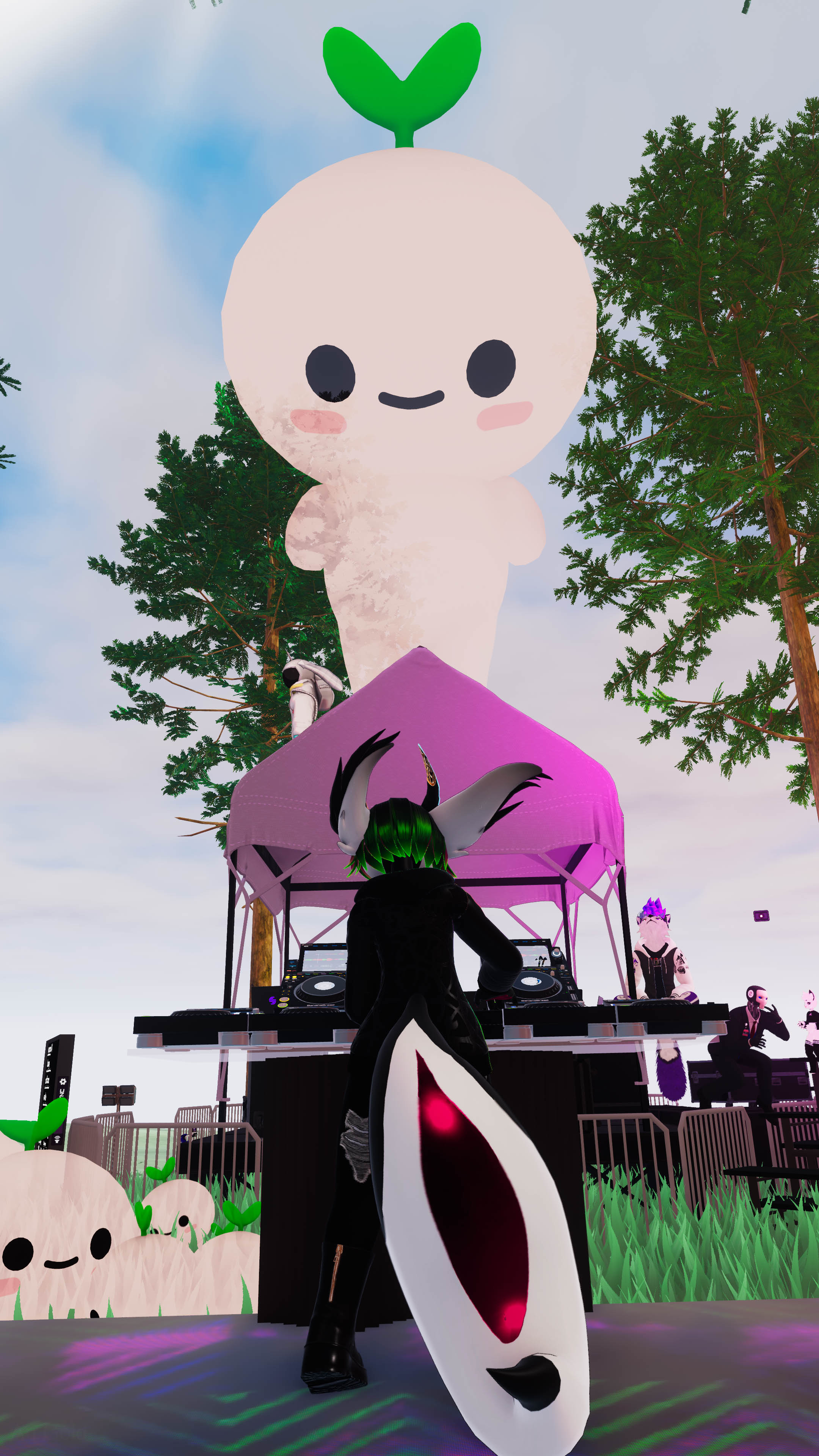 VRChat 2024 04 28 00 45 02.234 2160x3840 AriGold